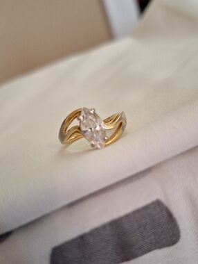 Elegant Goldtone Marquise-Cut Solitaire Ring, Sx 7
